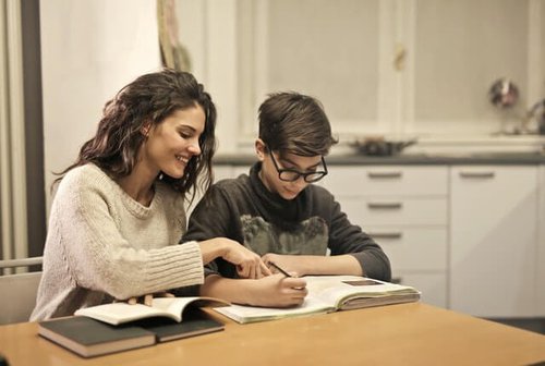 Set Study Spot For Your Kids (1).jpg