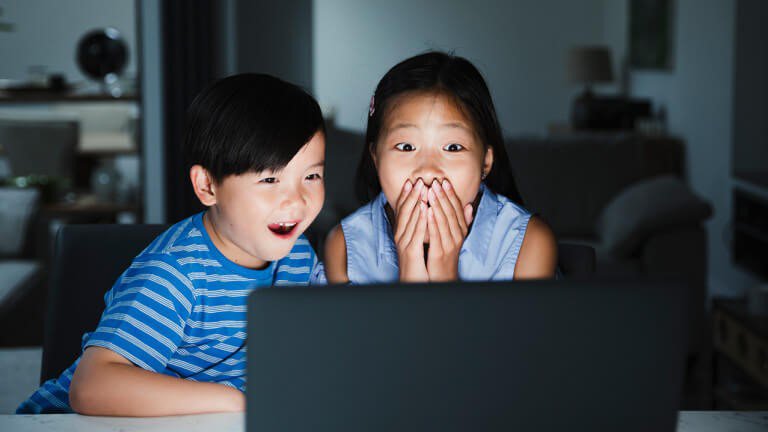 kids seeing laptop.jpg